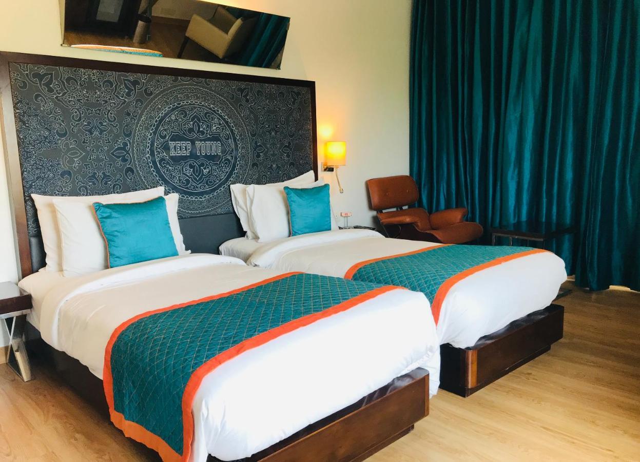 Golden Tulip Centre Gurgaon