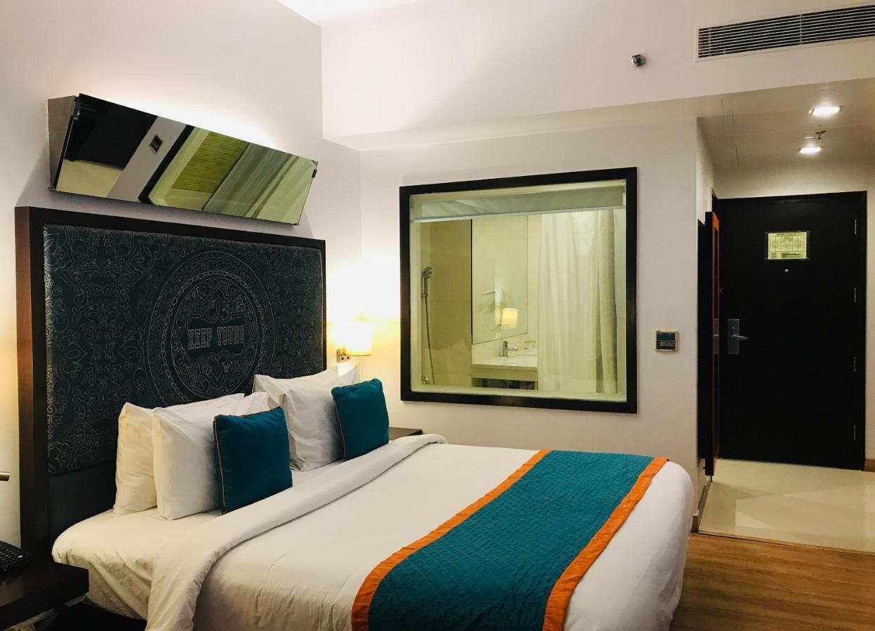 Golden Tulip Centre Hotel Gurgaon