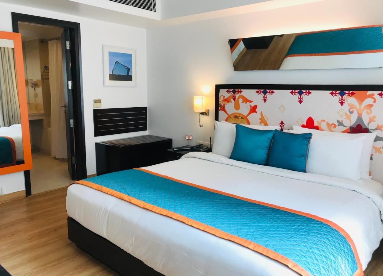 Golden Tulip Centre Gurgaon