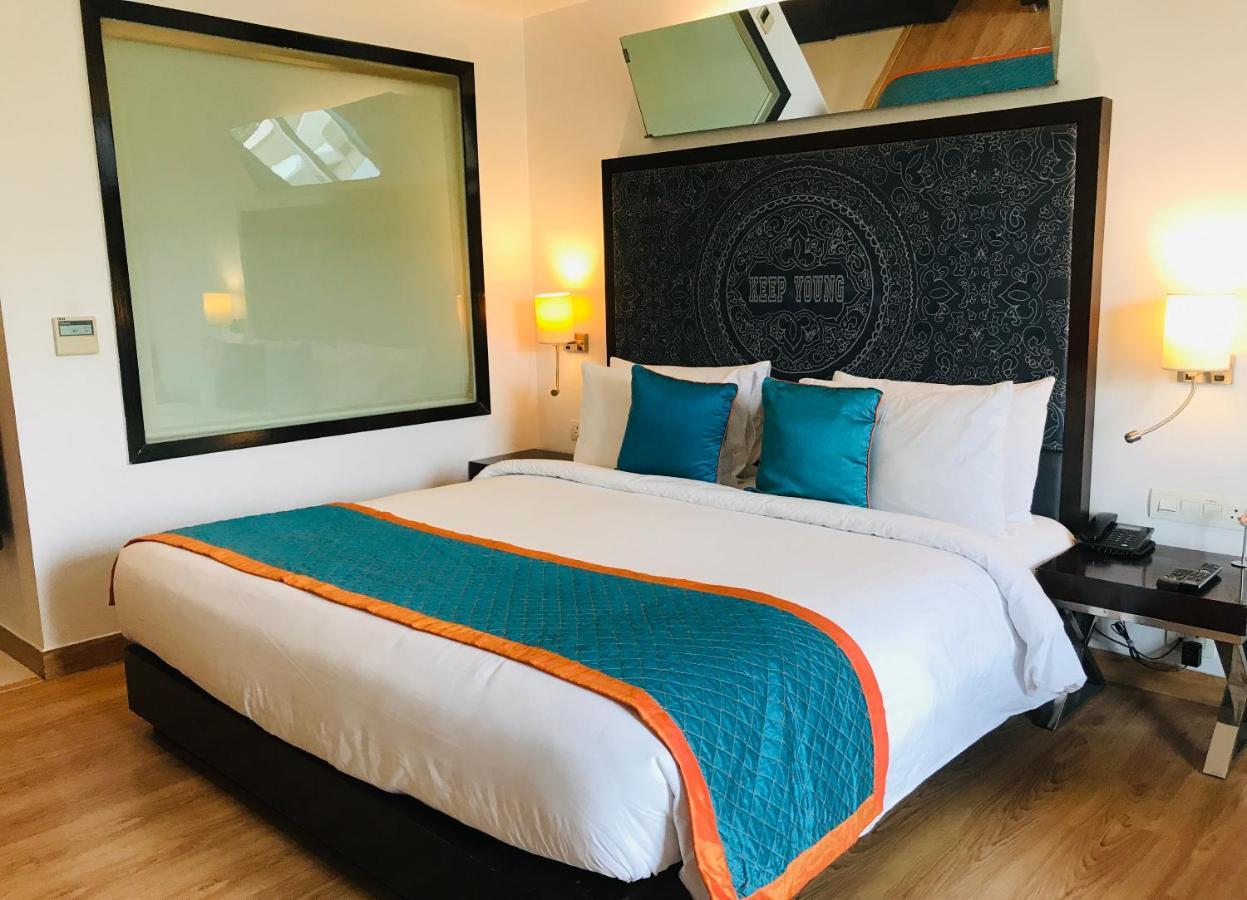Golden Tulip Centre Gurgaon