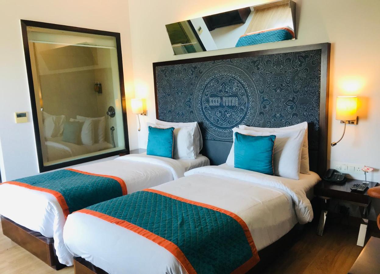 Golden Tulip Centre Gurgaon