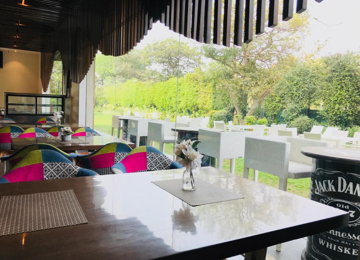 Hotel Golden Tulip Centre Gurgaon