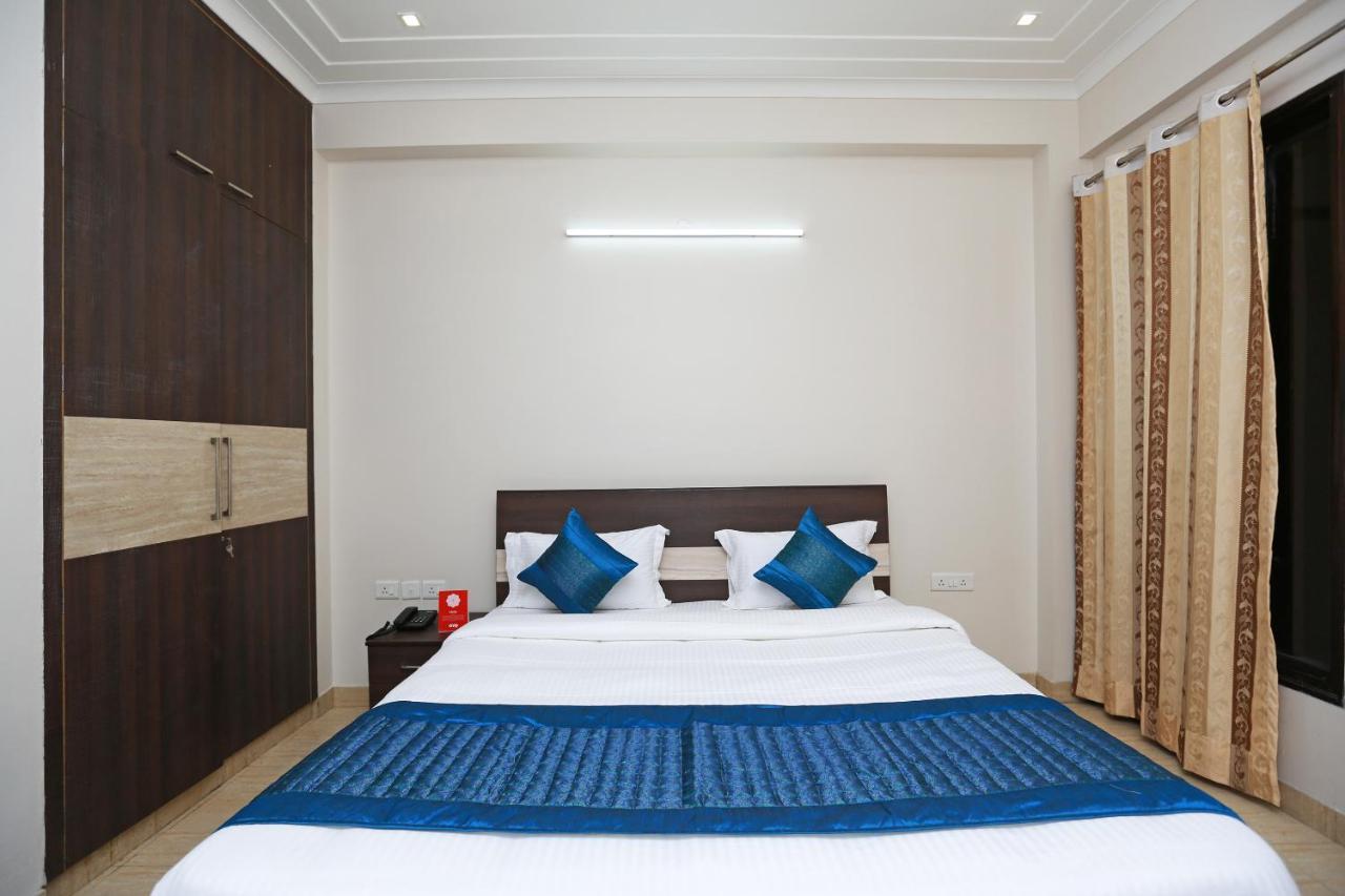 Oyo 11911 Go Hotel Gurgaon