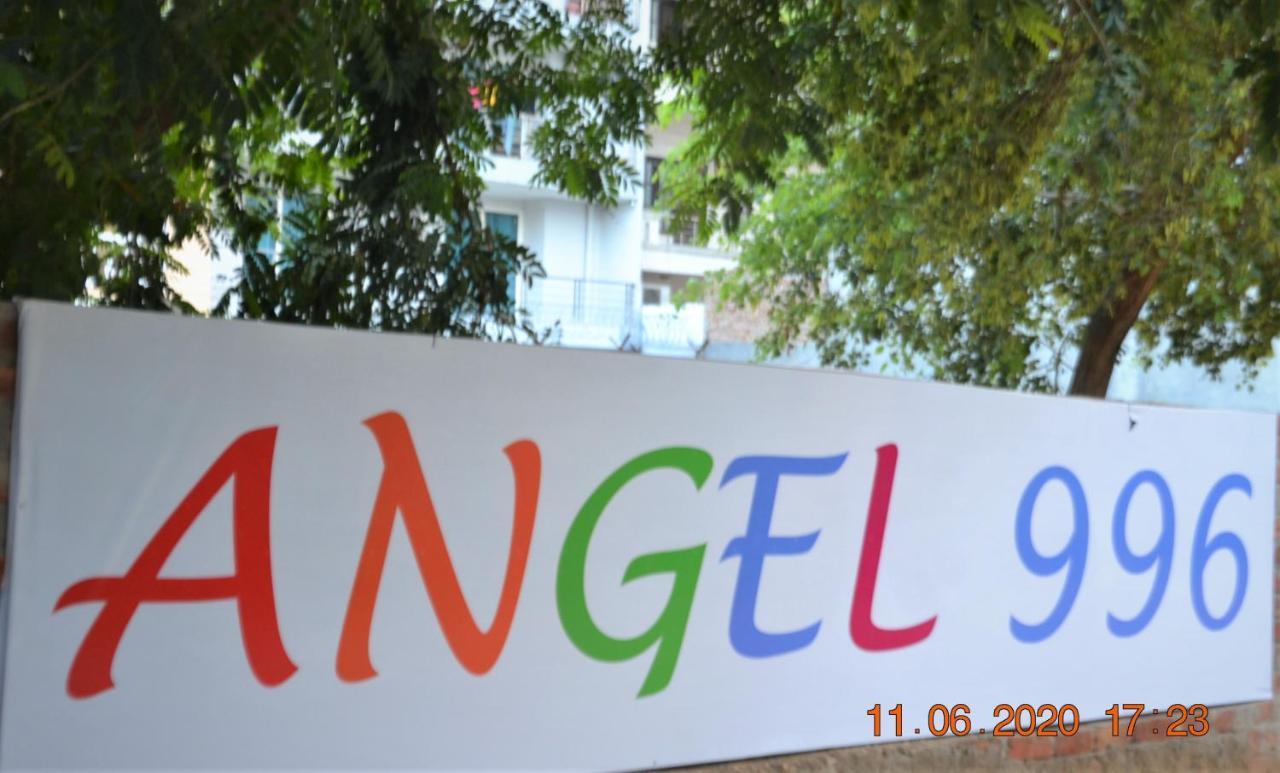 The Angel & Near Medanta 3*