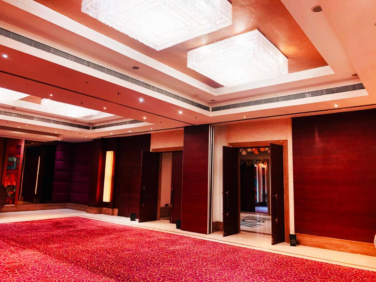 Hotel The Galgotias Gurugram 4*