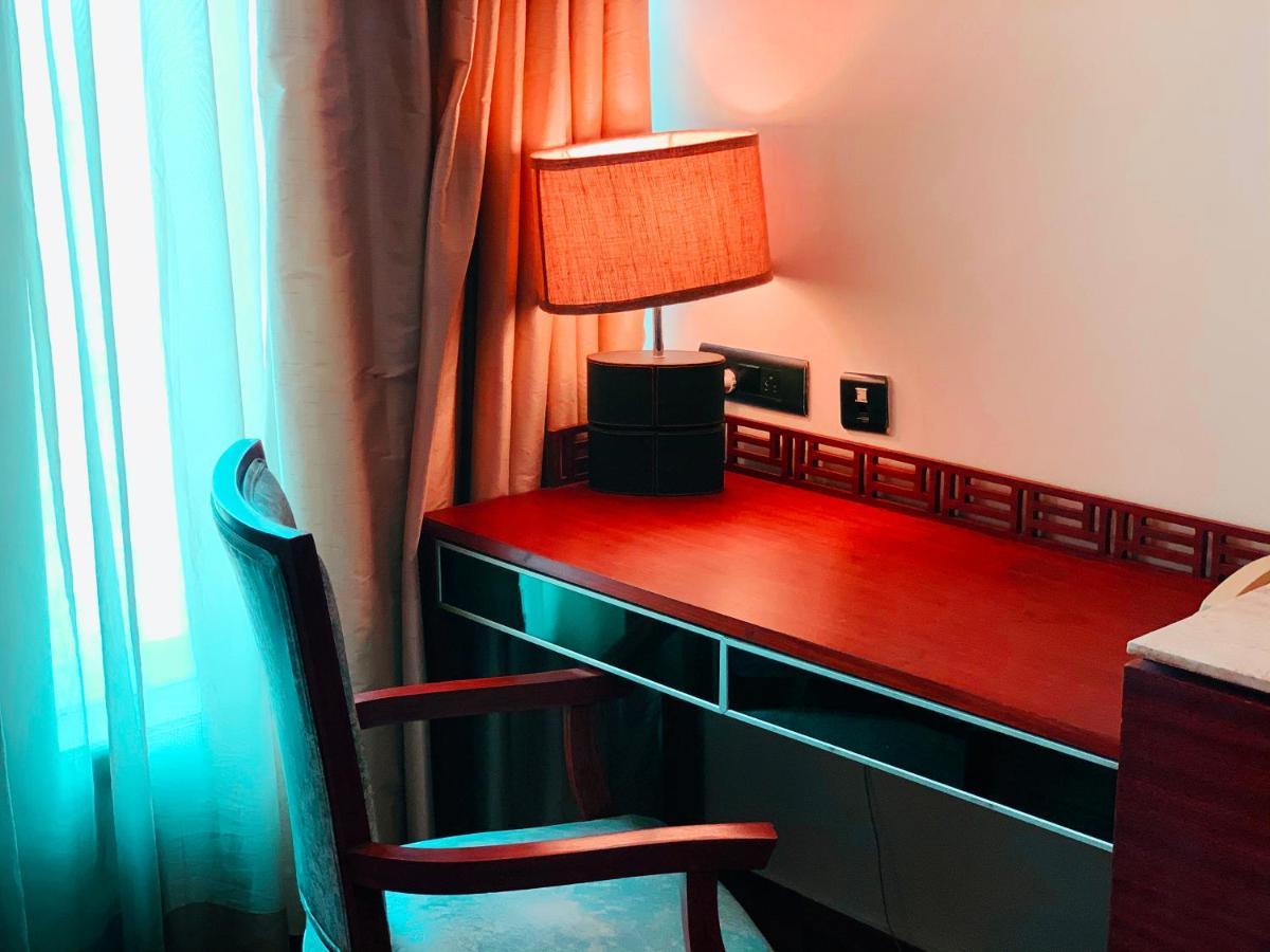 The Galgotias Gurugram Hotel 4*