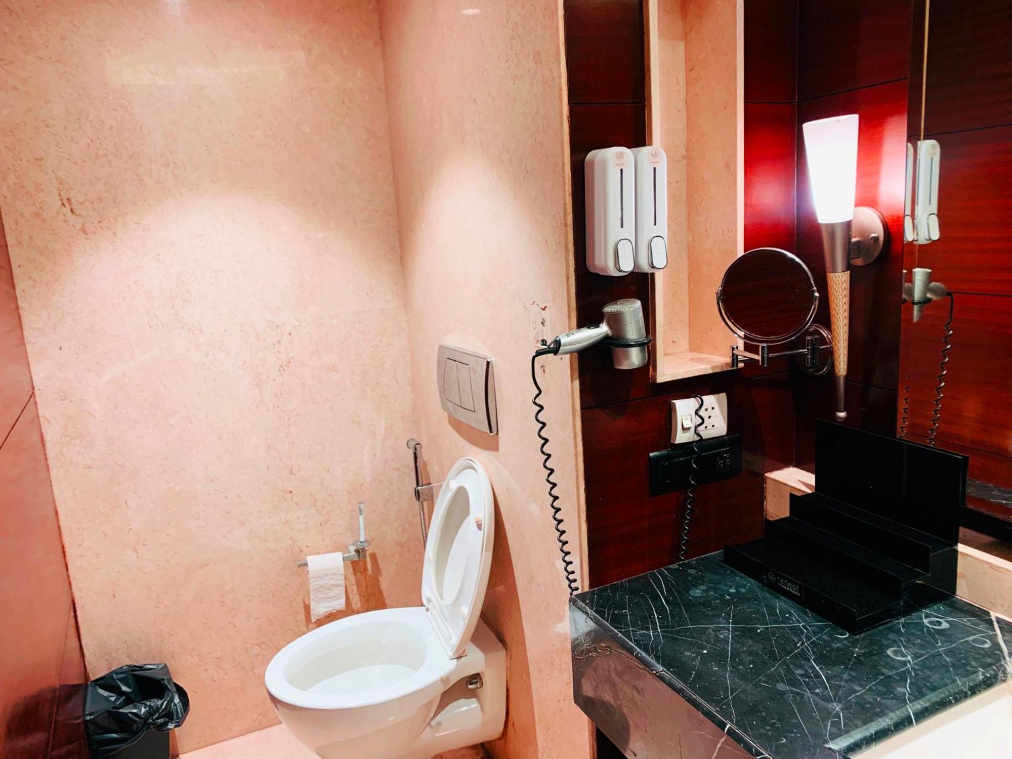 Hotel The Galgotias Gurugram