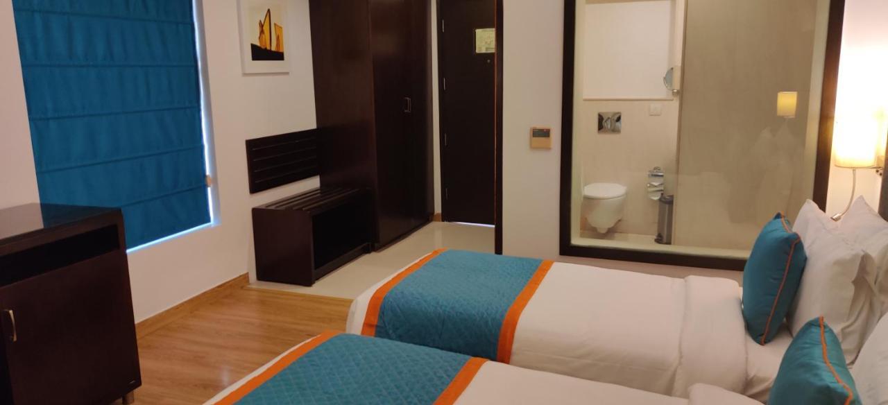 Golden Tulip Centre Gurgaon