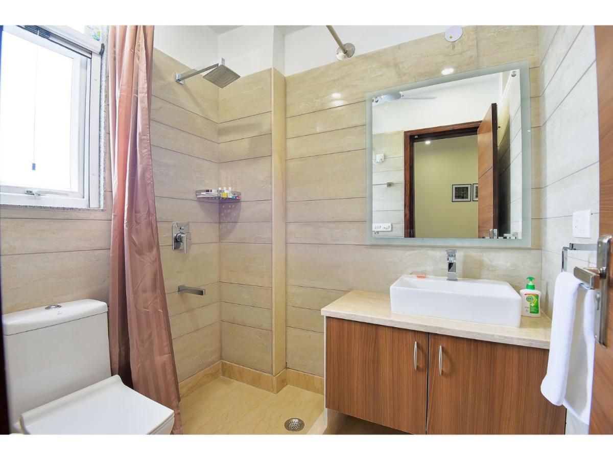 Bluo Studio2 Golf Course Road - Gym, Terrace Garden Apartment Gurgaon