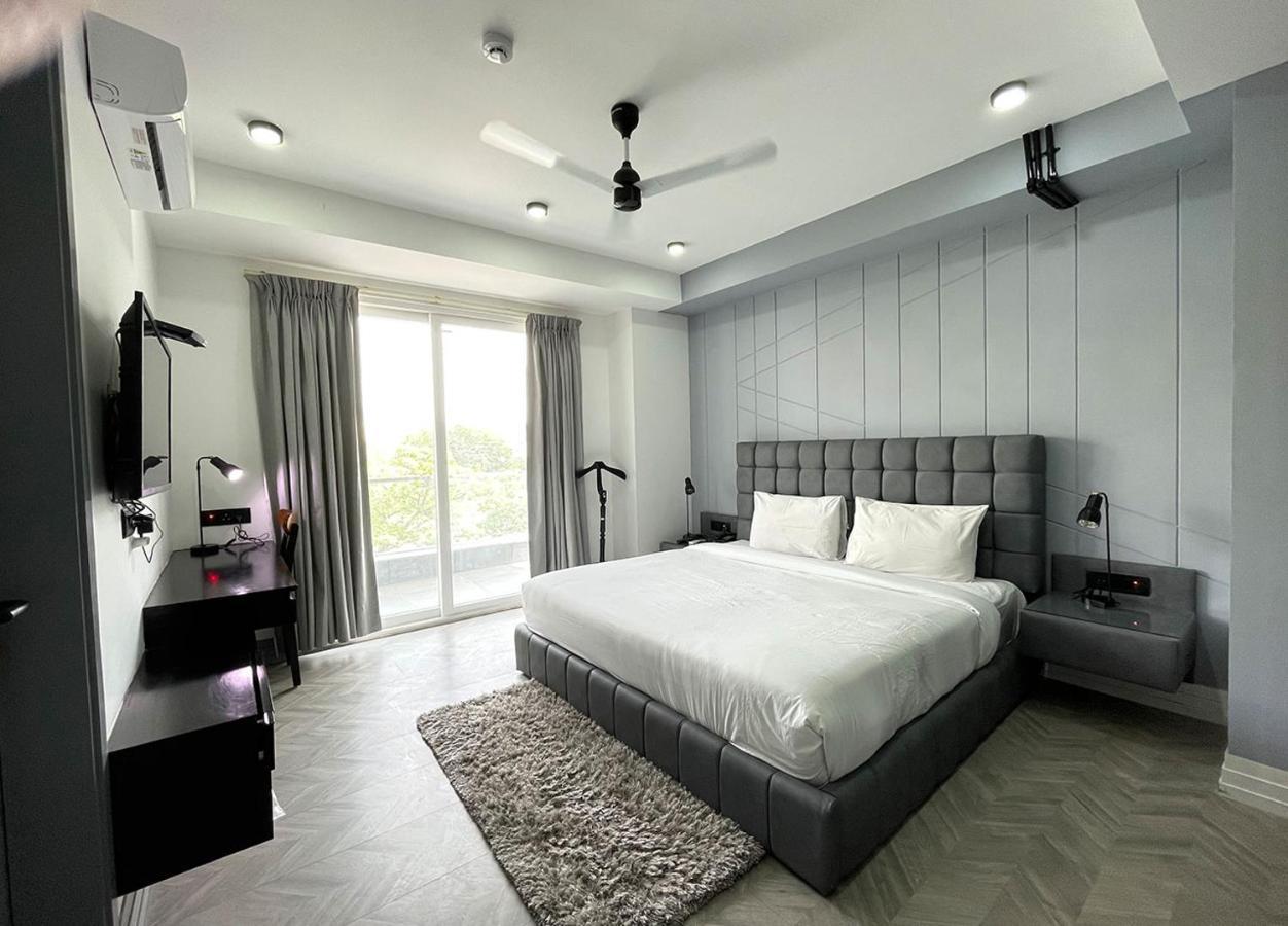 Bedchambers Serviced Apartments, Mg Road * Gurgaon