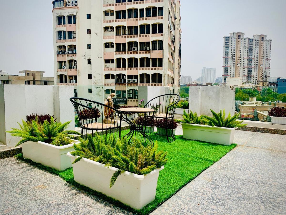 Hotel Premier - Golf Course Road ,gurgaon 3*