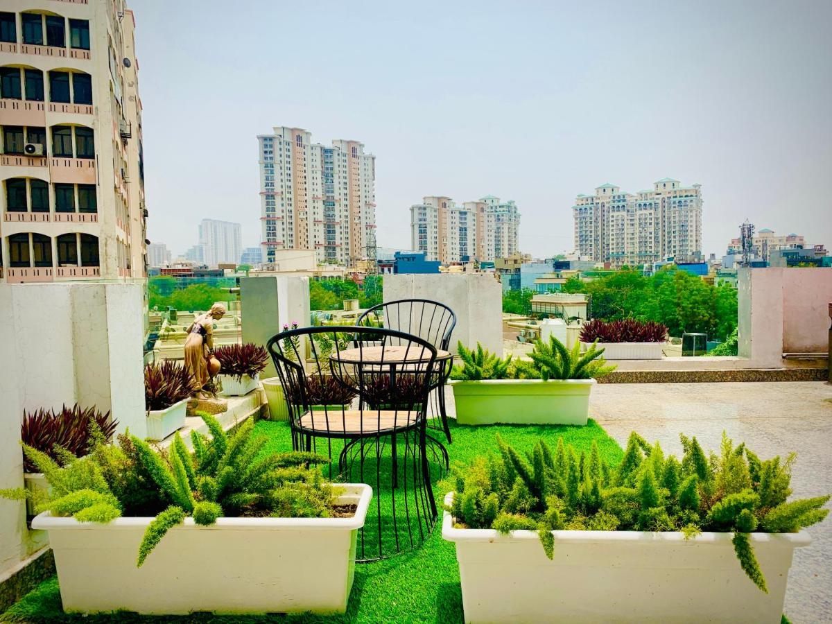 Hotel Premier - Golf Course Road ,gurgaon 3*