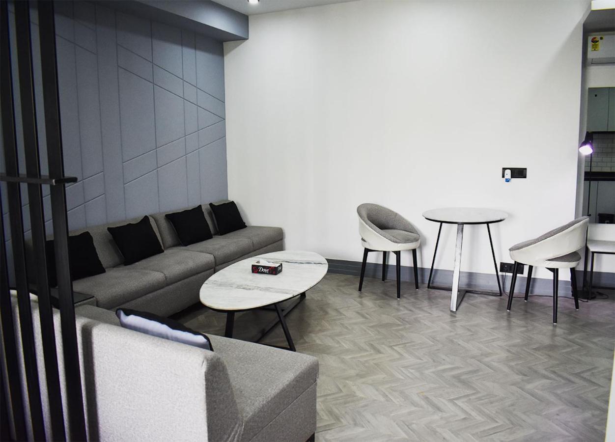 Apartment Bedchambers Serviced - Cyber