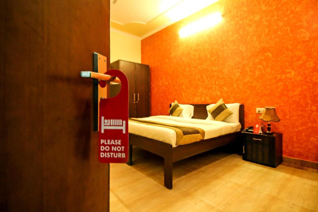 Hotel Oyo 8240 Maan Residency 3*