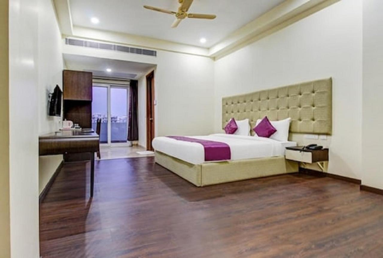 Lime Tree Sushant Lok Sector 29 Next To Iffco Chowk Metro 3* Gurgaon