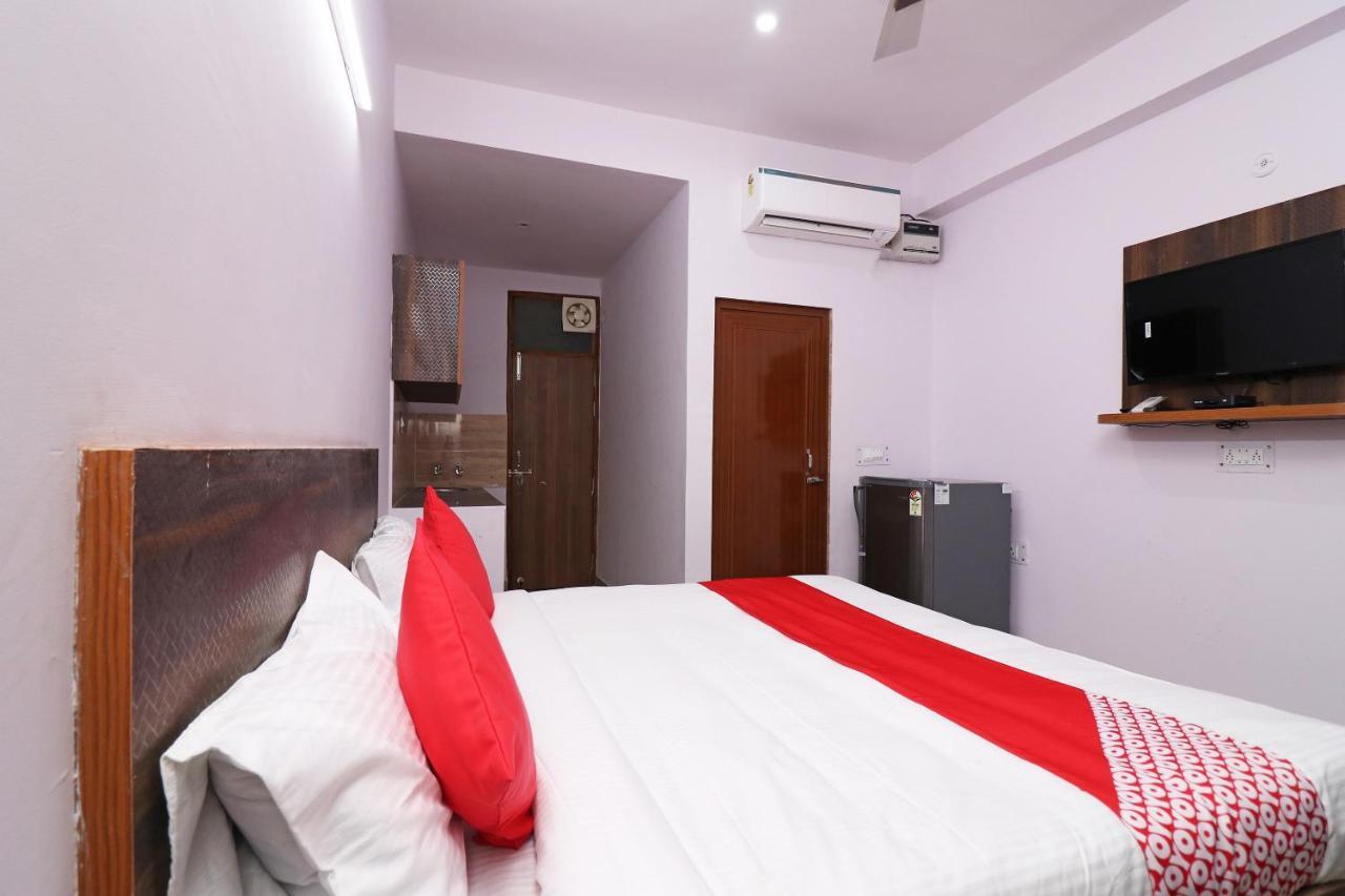 Oyo 24222 Vs 3* Gurgaon