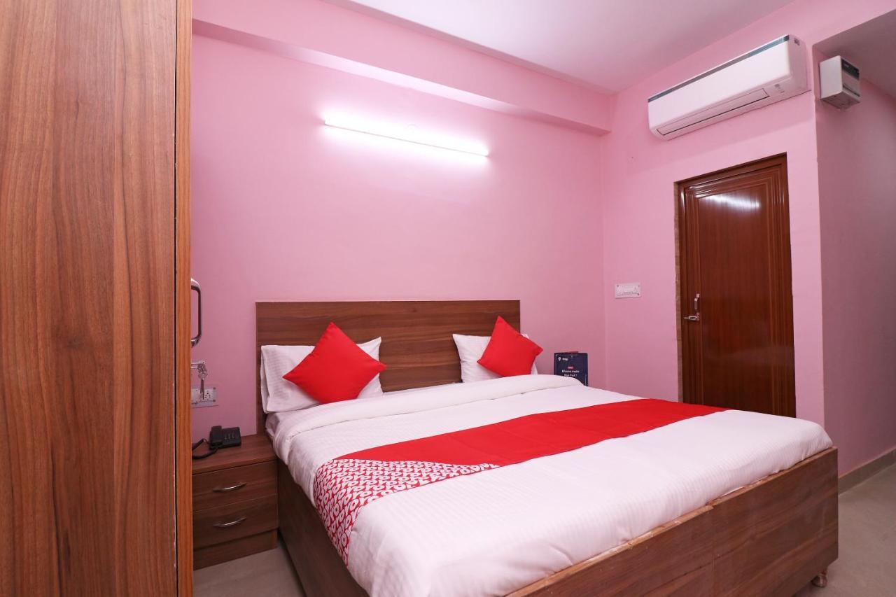 Oyo 24222 Vs Hotel 3*