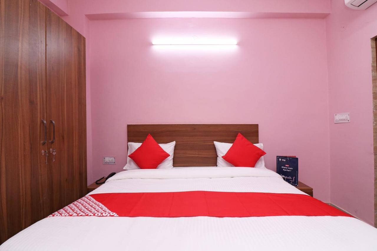 Hotel Oyo 24222 Vs 3*