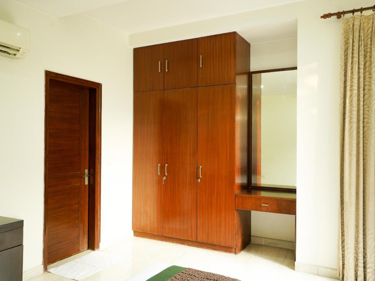 Hotel Lime Tree Sushant Lok Sector 29 Next To Iffco Chowk Metro 3*