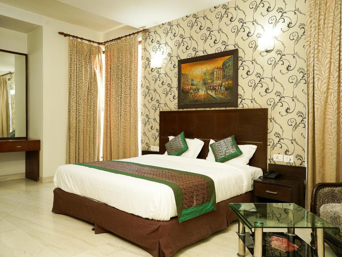 Lime Tree Sushant Lok Sector 29 Next To Iffco Chowk Metro Gurgaon