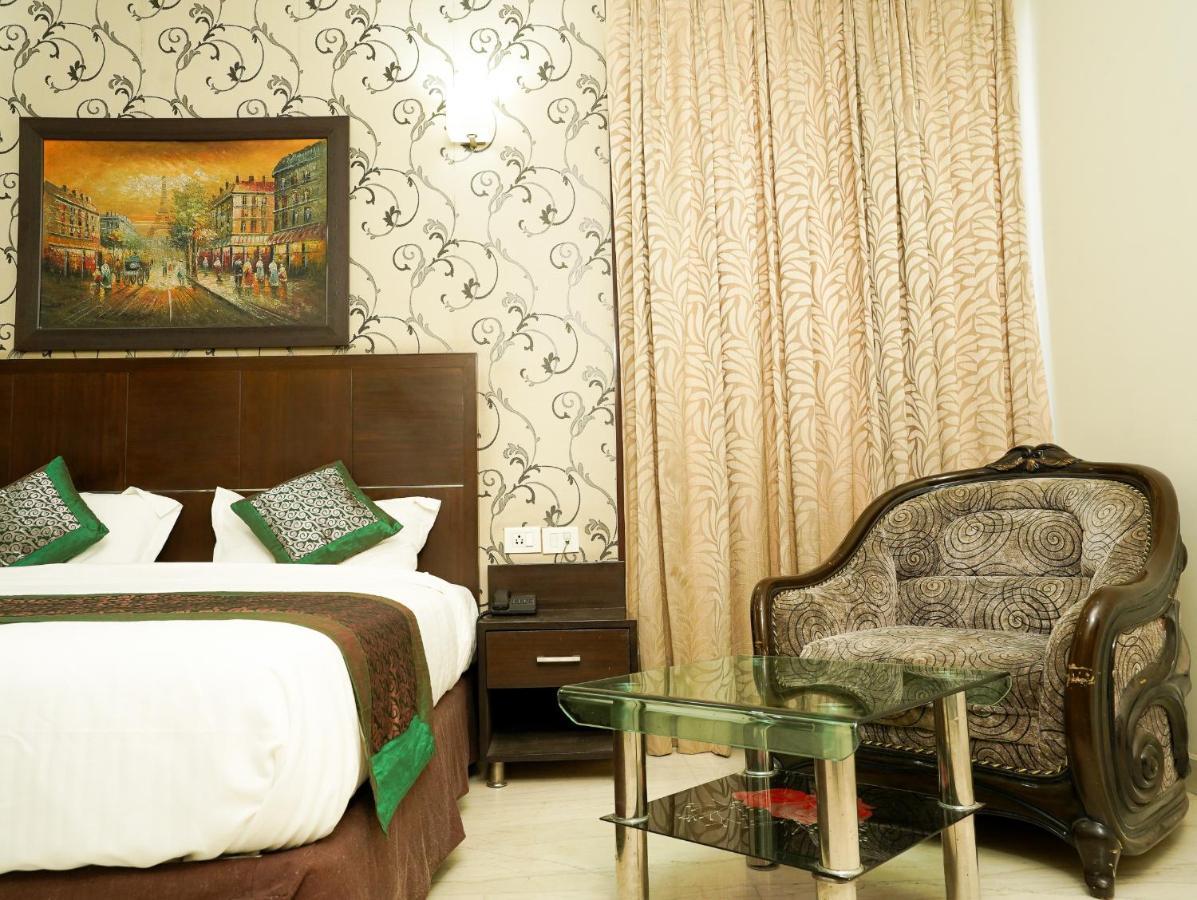 Lime Tree Sushant Lok Sector 29 Next To Iffco Chowk Metro Hotel