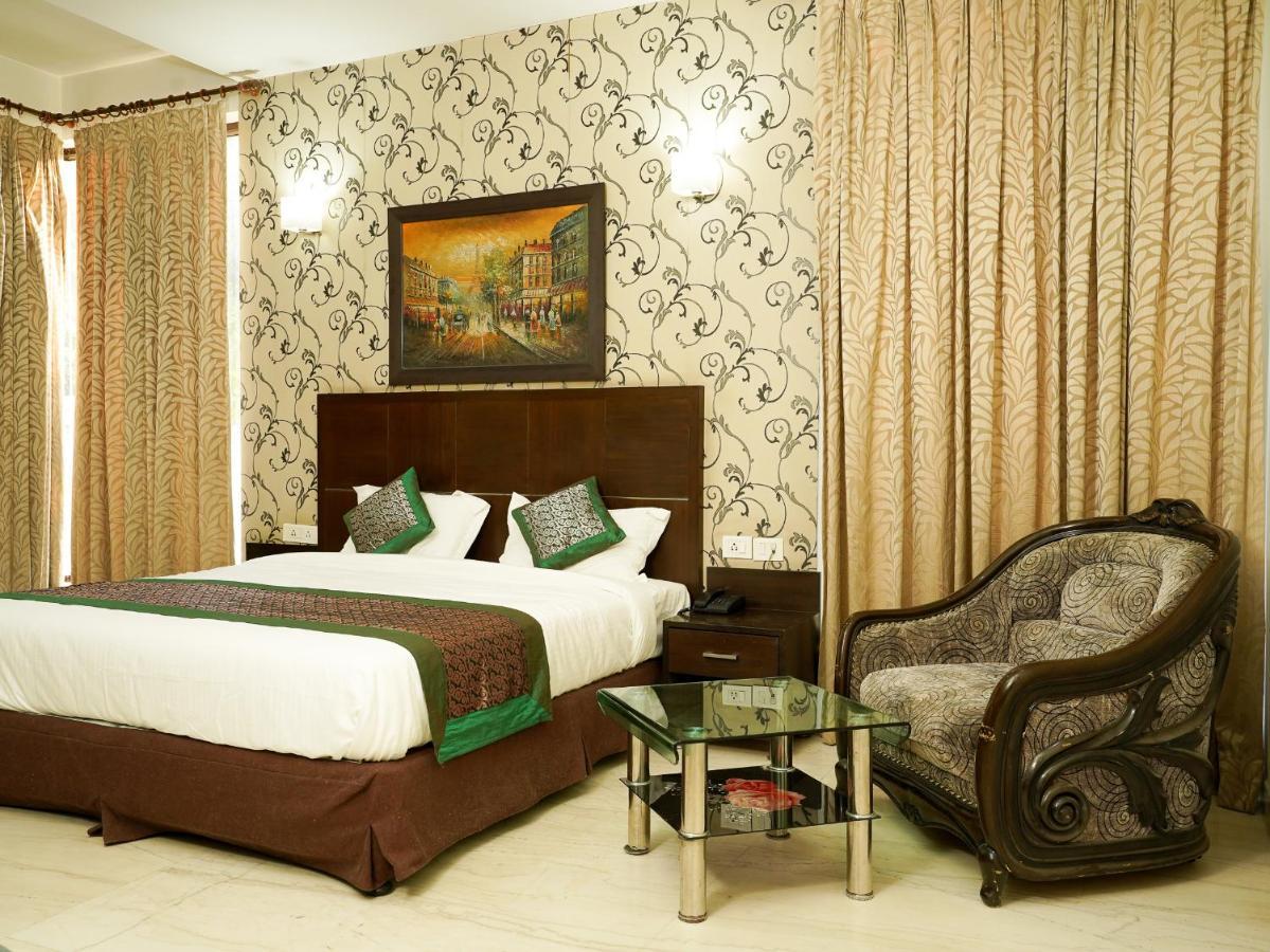 Lime Tree Sushant Lok Sector 29 Next To Iffco Chowk Metro Gurgaon