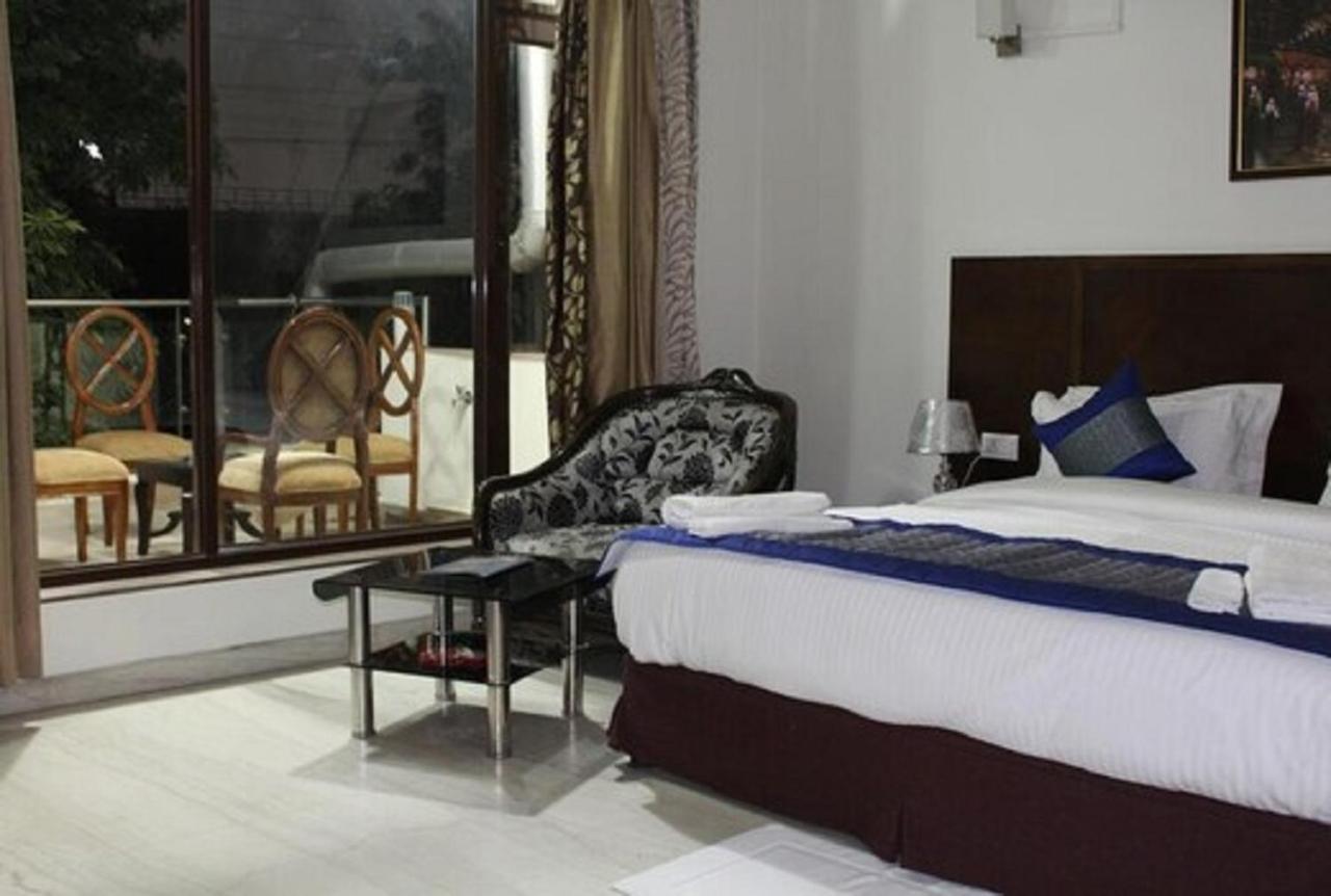 Lime Tree Sushant Lok Sector 29 Next To Iffco Chowk Metro Hotel Gurgaon