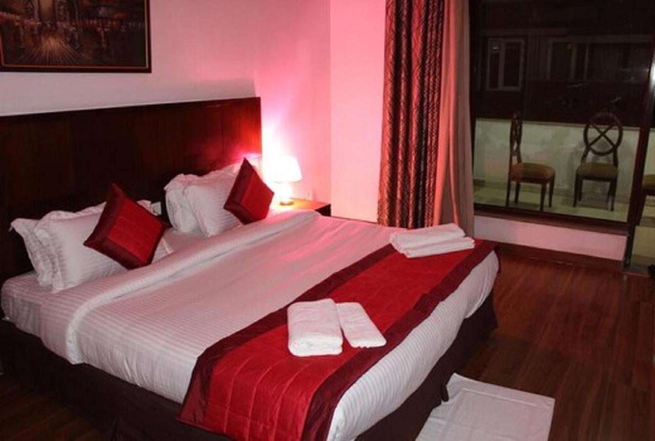 Lime Tree Sushant Lok Sector 29 Next To Iffco Chowk Metro Hotel 3*