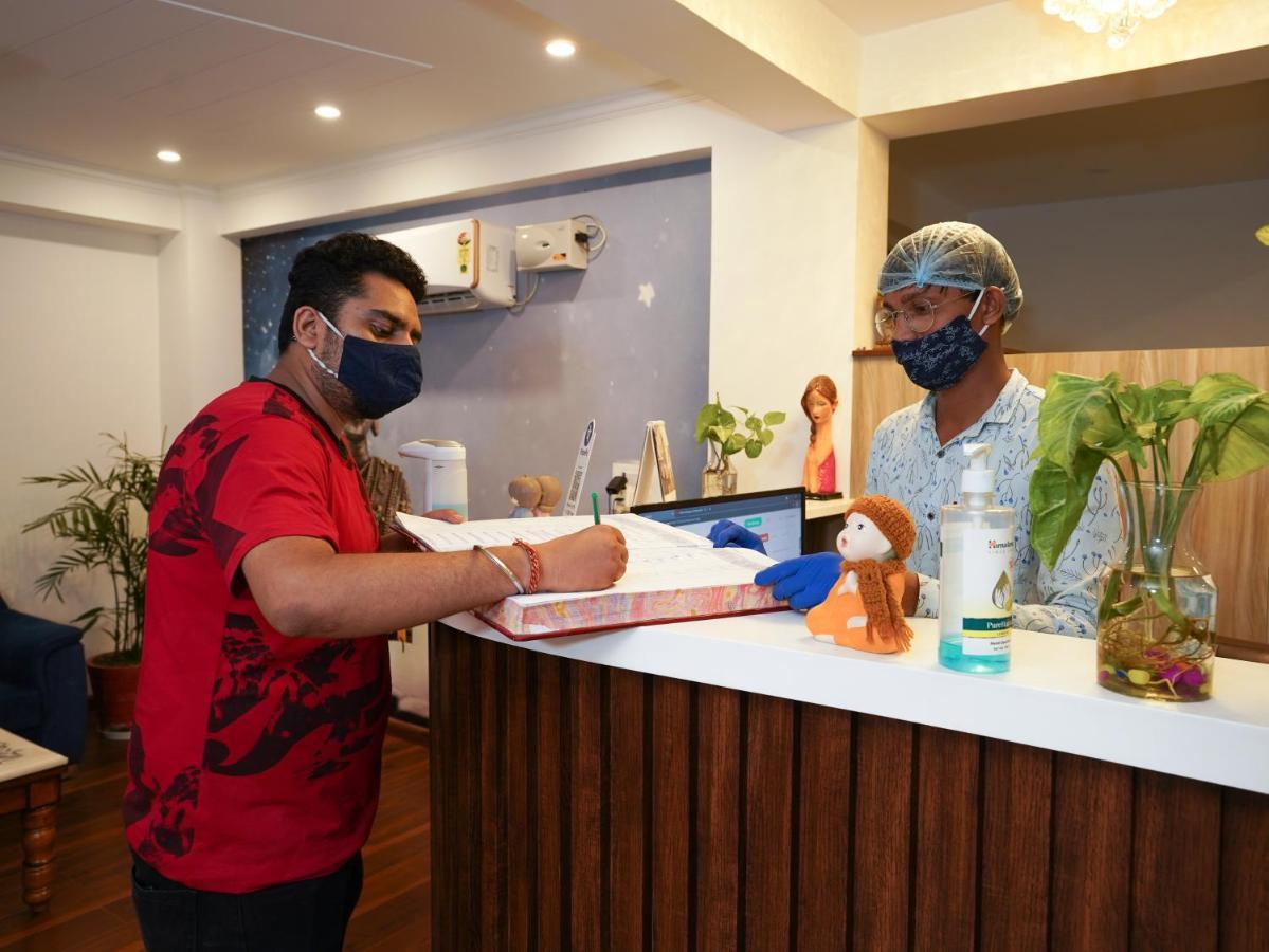 Lime Tree Pulkit Gurgaon-artemis Hospital, Nearest Metro Huda Centre Gurgaon