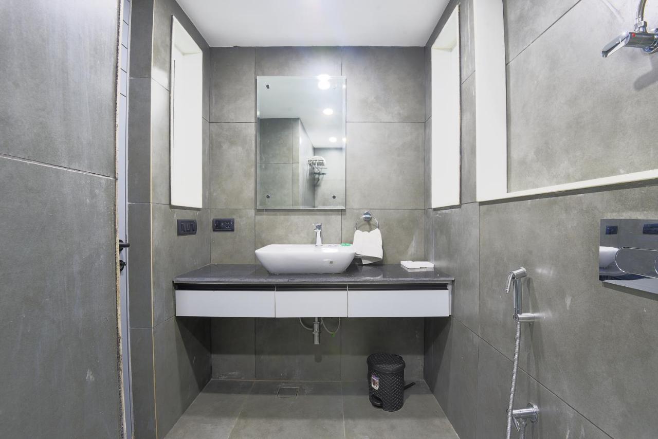 Bedchambers Serviced Apartments, Mg Road * Gurgaon