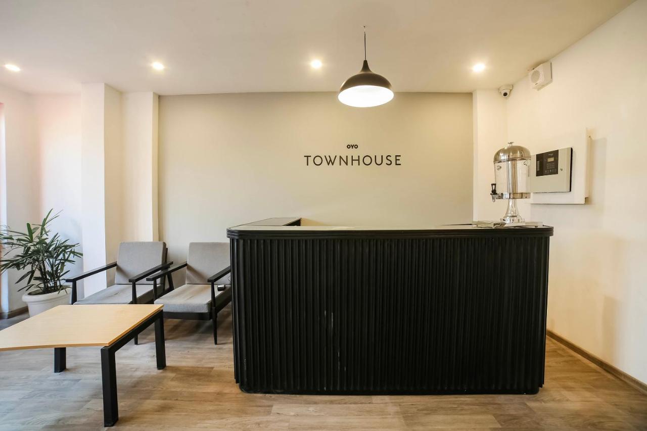 Super Townhouse Sector 46 Near Appu Ghar Hotel Gurgaon