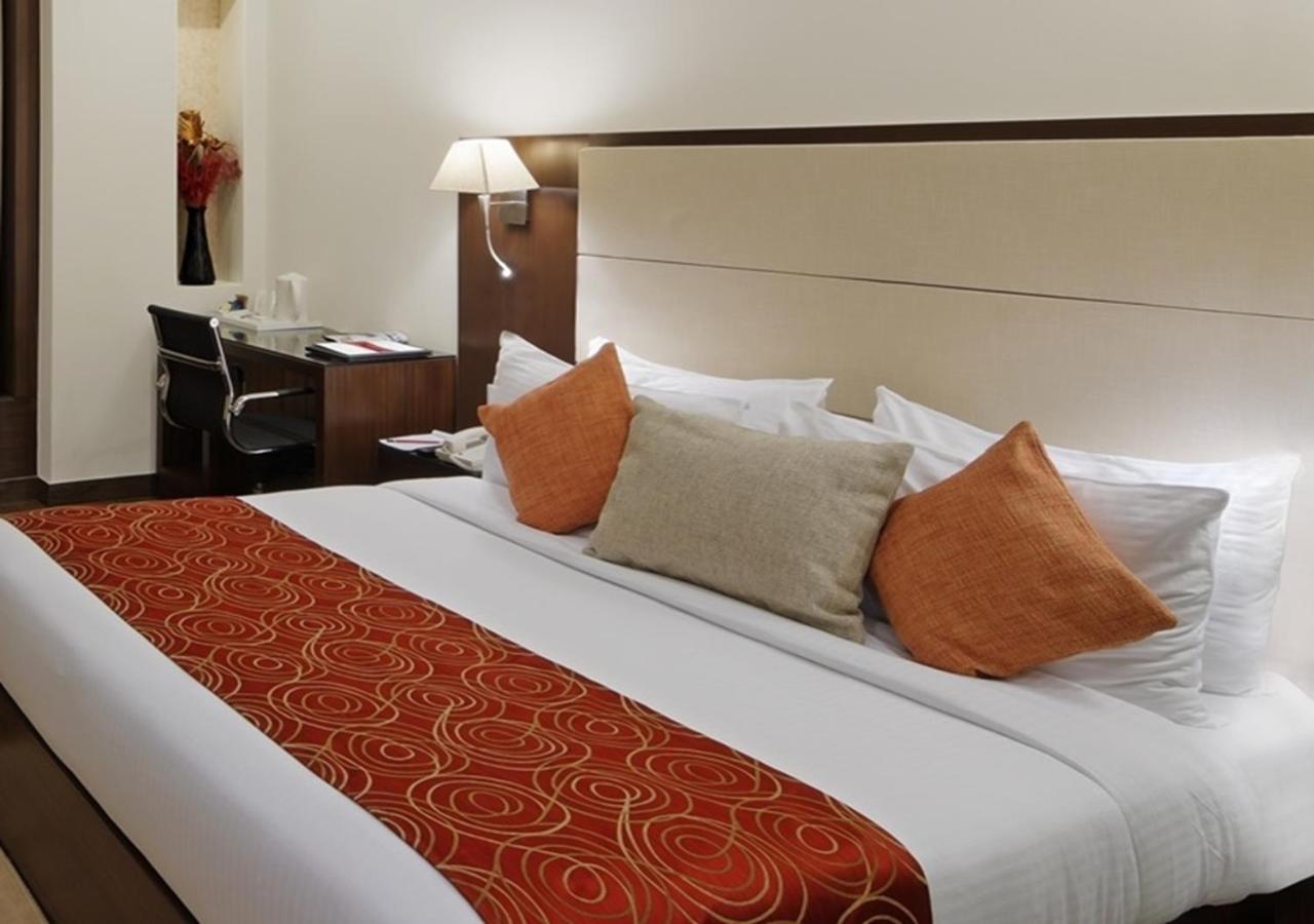 Ds Clarks Hotel Gurgaon