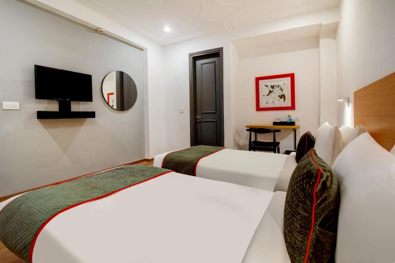 Oyo Townhouse 219, Sector 49, Hotel Gurgaon