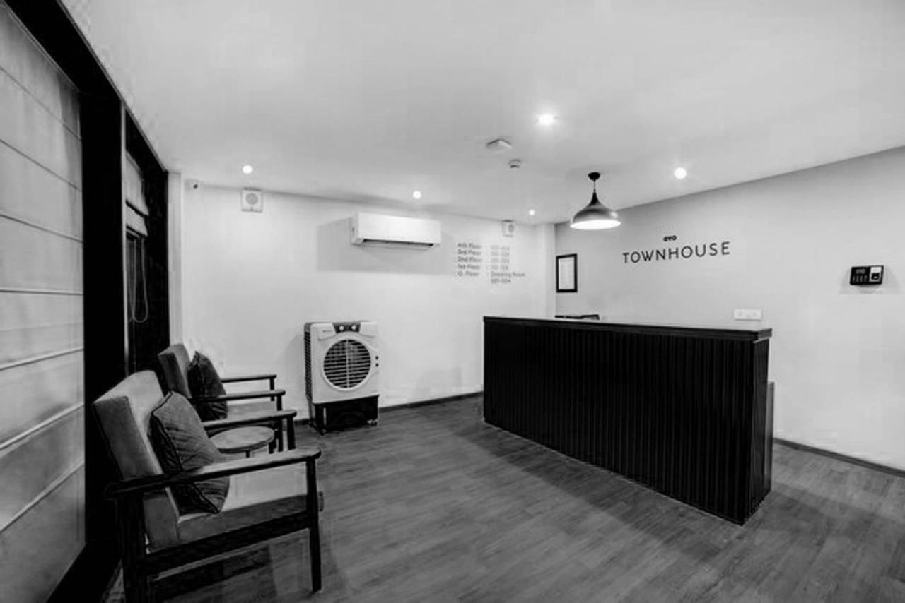 Oyo Townhouse 219, Sector 49, Hotel