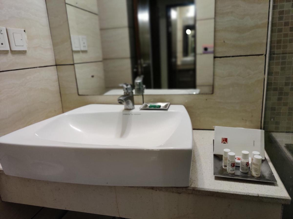Hotel Ds Clarks Gurgaon
