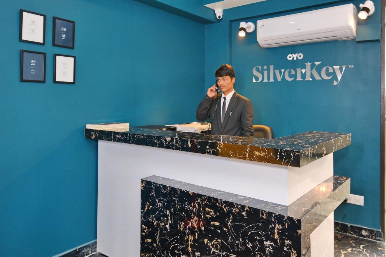 Hotel Oyo Silverkey Sector 38 Near Omaxe Celebration Mall 3*