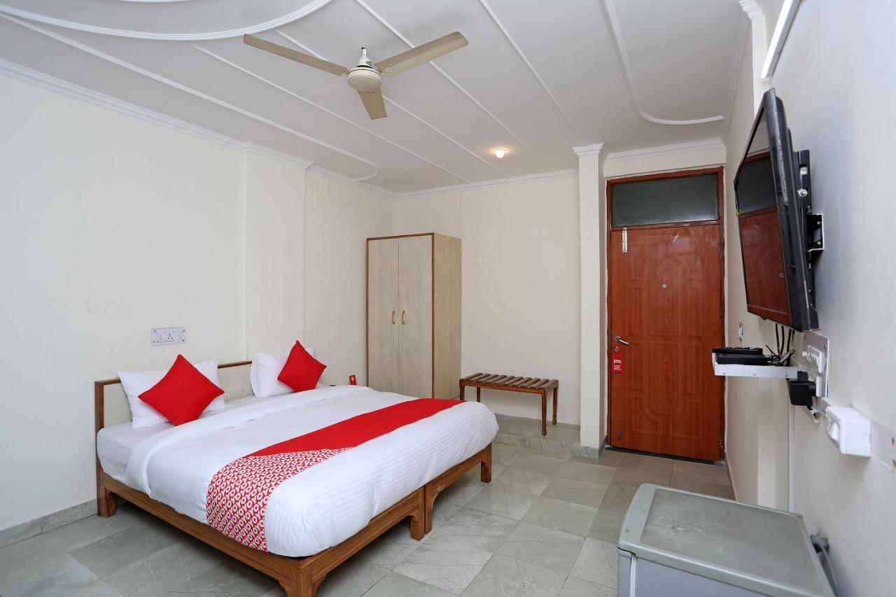 Oyo 14100 D Meridien 3* Gurgaon