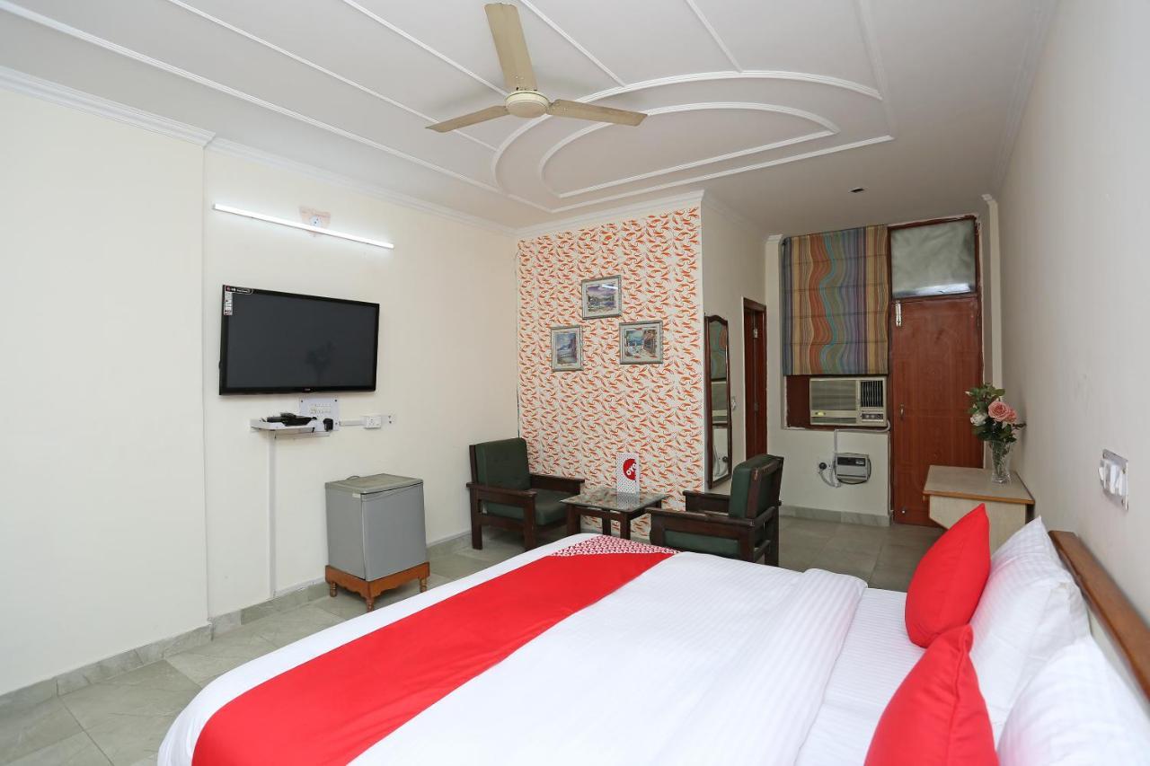 Oyo 14100 D Meridien Hotel