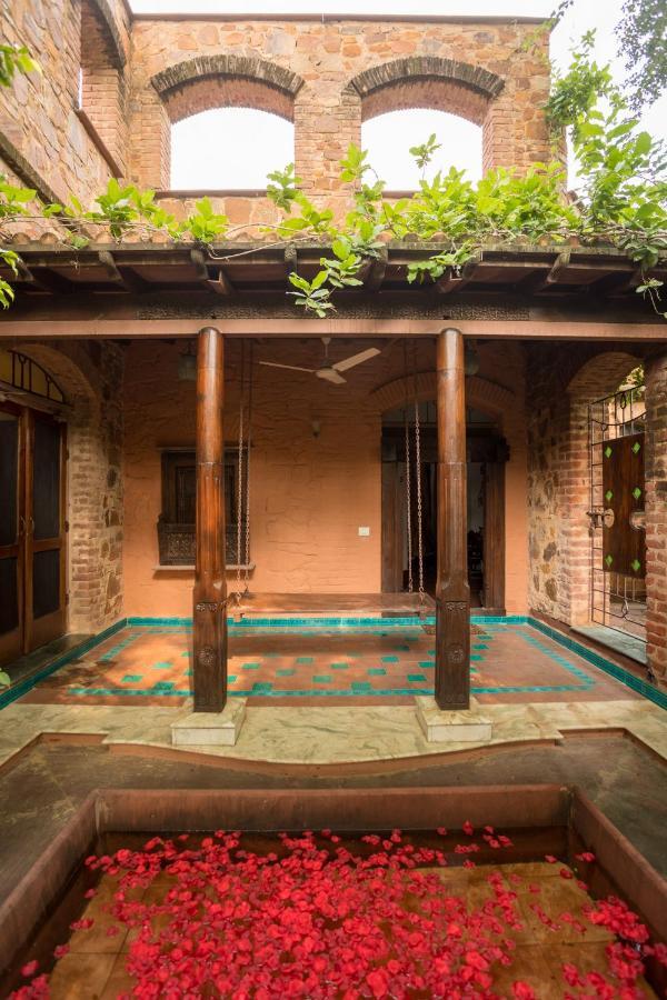 Hostie Chinar Haveli - Heritage With Pool, Villa
