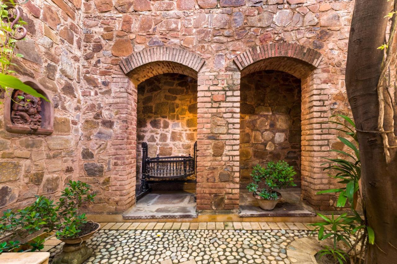 Hostie Chinar Haveli - Heritage With Pool, Gurgaon