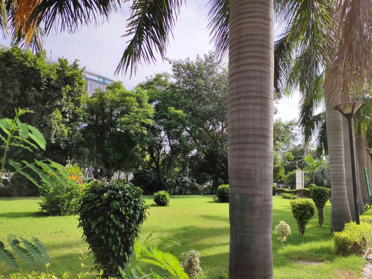 Radisson Sector 29 Gurugram 5*