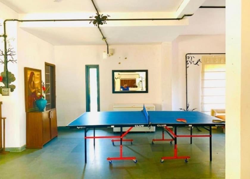 Aravali Greens Resort *