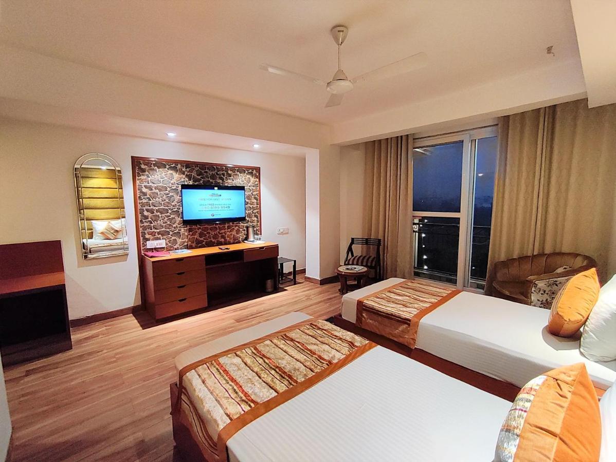 The Angel & Near Medanta 3*