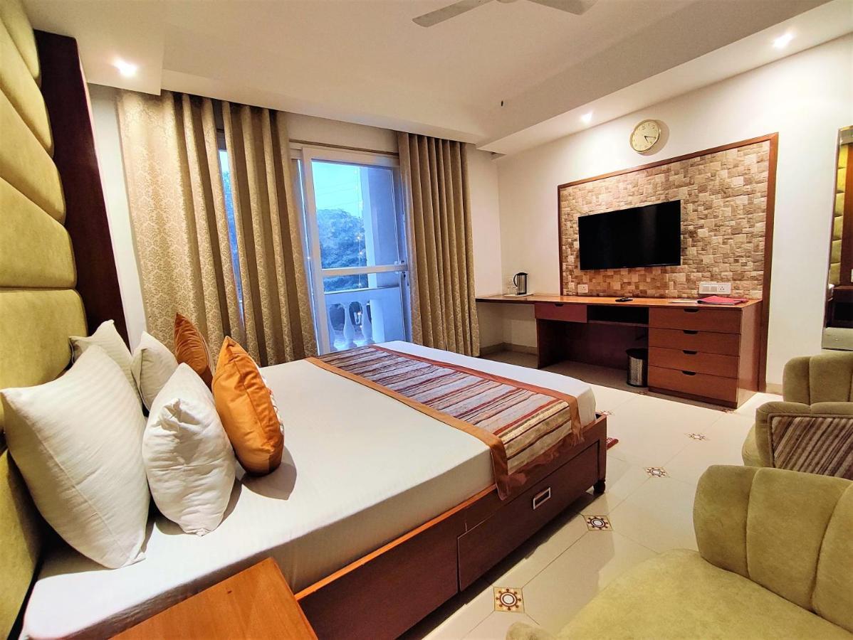 Hotel The Angel & Near Medanta