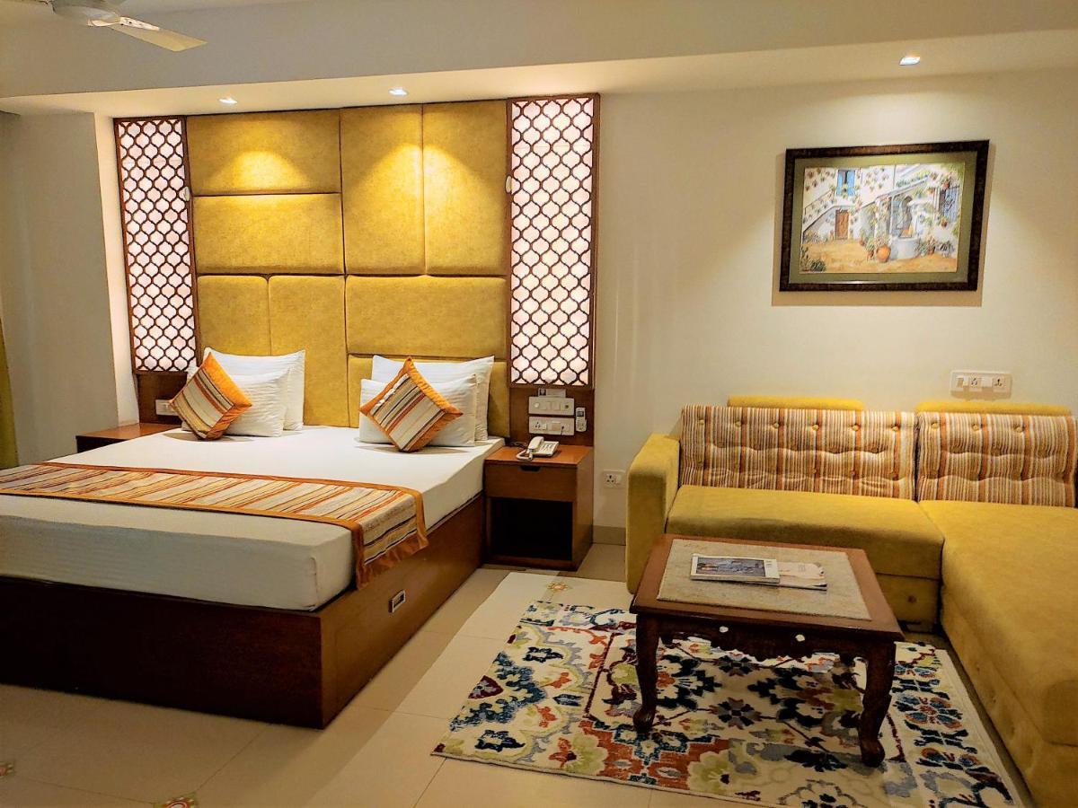 The Angel & Near Medanta Hotel 3*