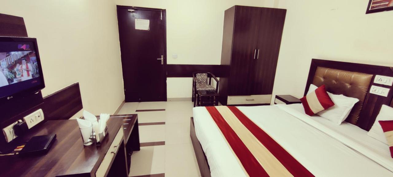 Hotel Radiance Inn 3* Gurgaon