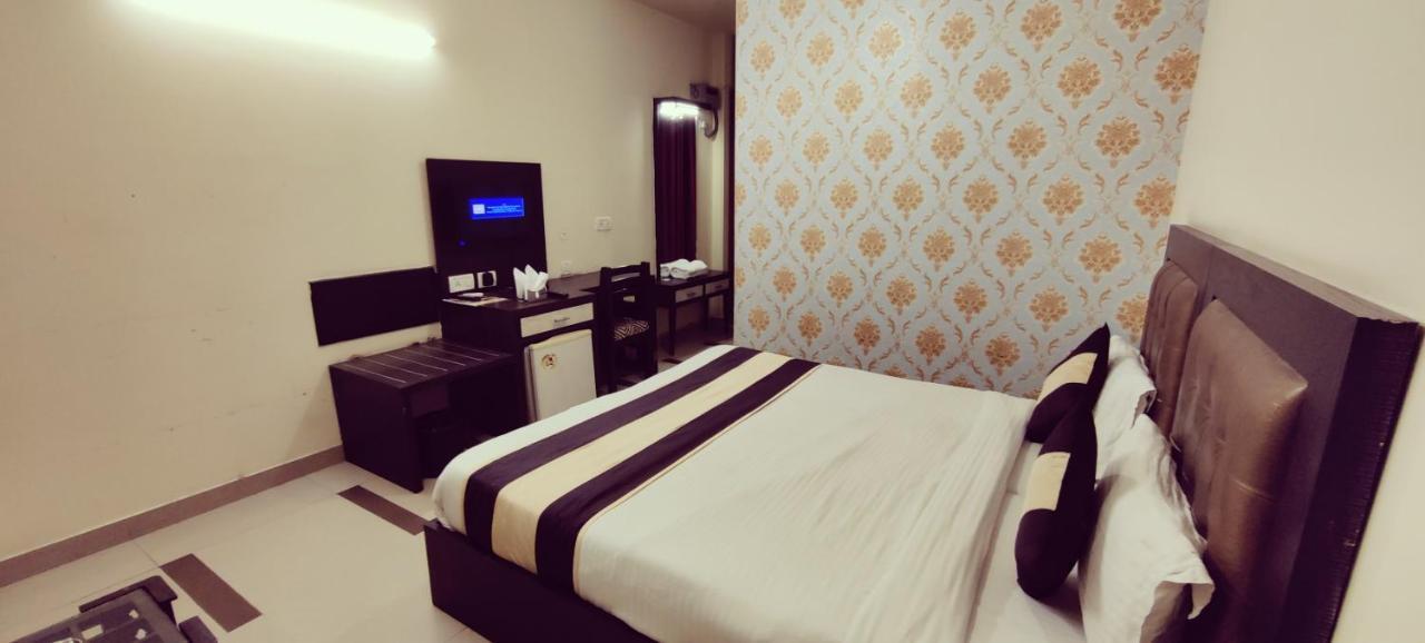 Hotel Radiance Inn 3* Gurgaon