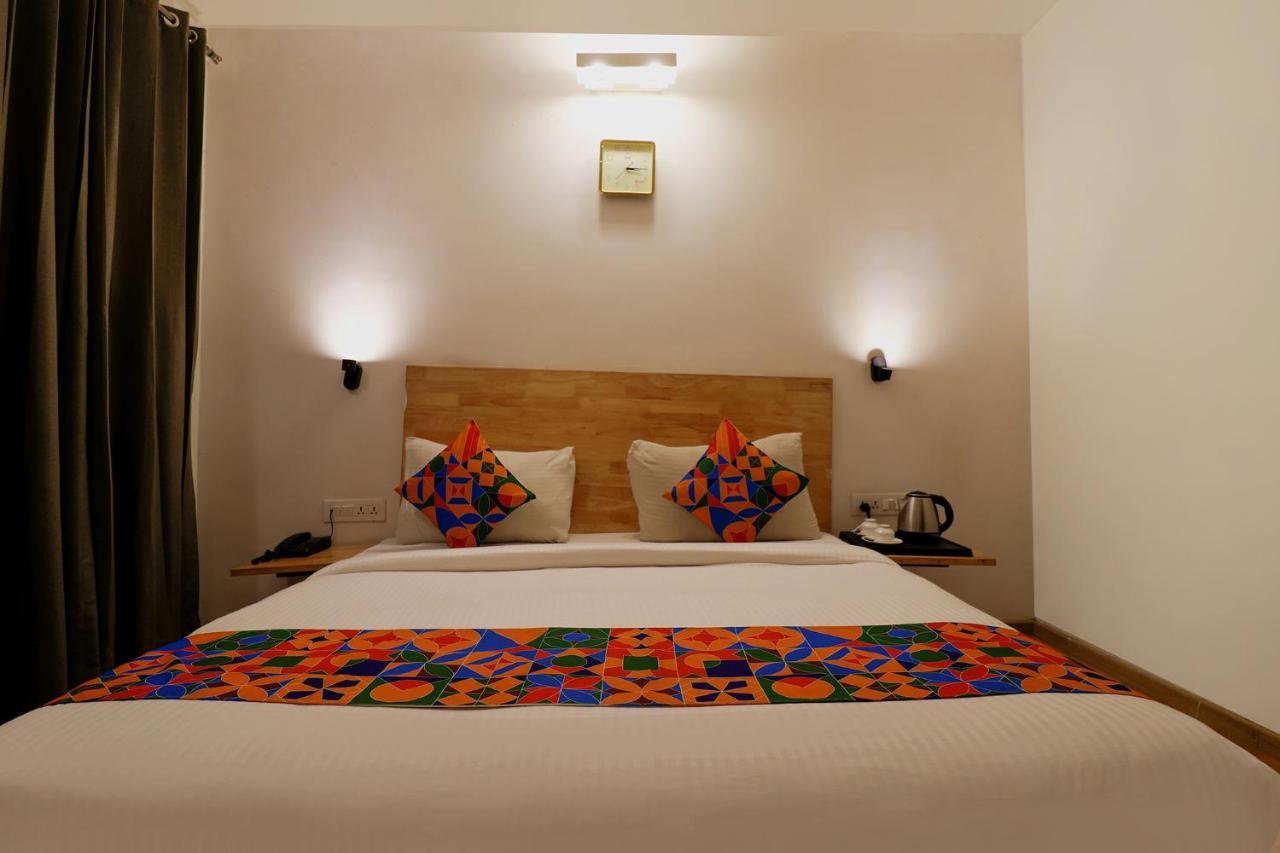 Hotel Fabhotel The Glory Gurgaon