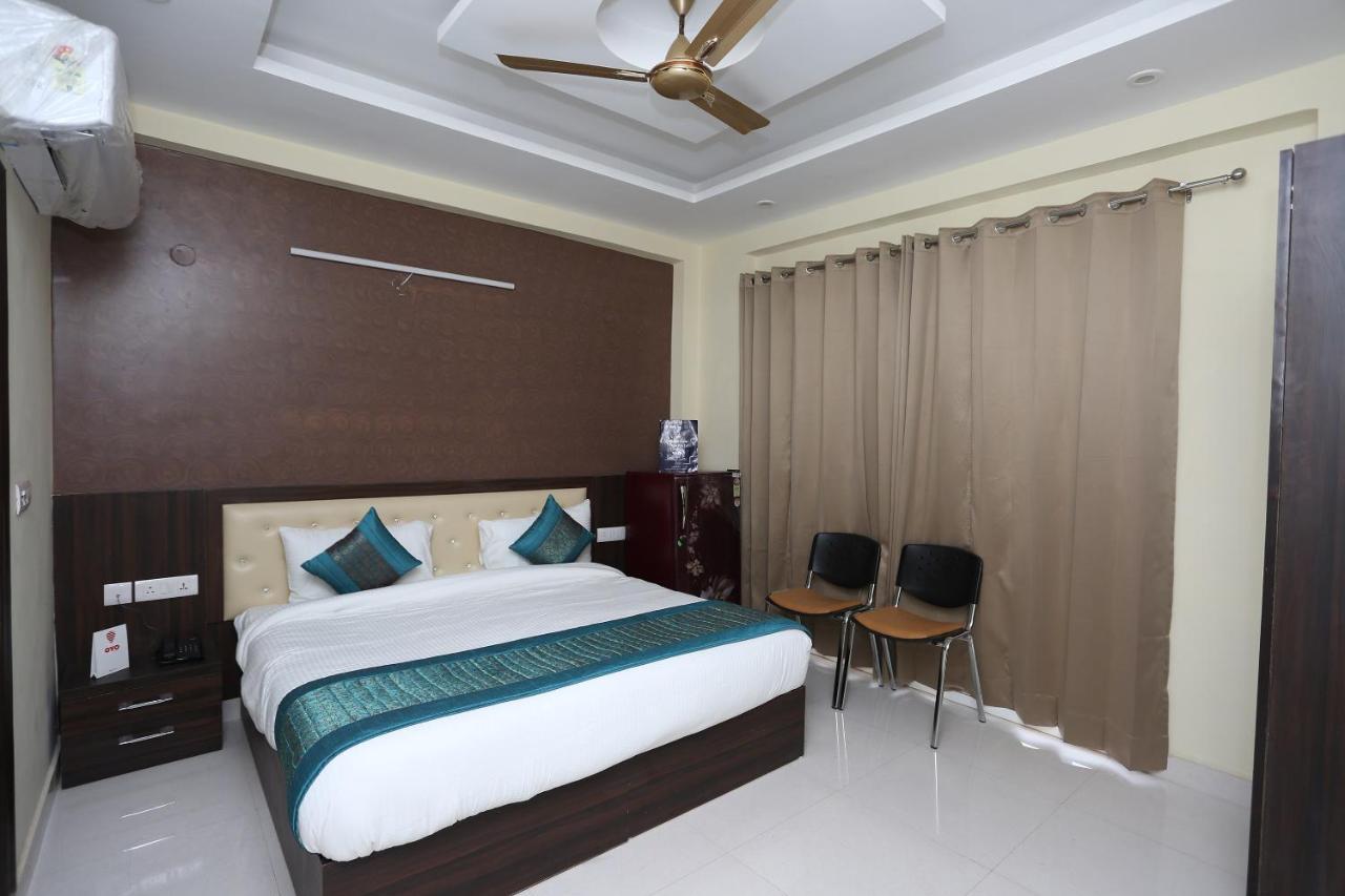 Hotel Oyo Flagship 12081 Palm Garden Gurgaon
