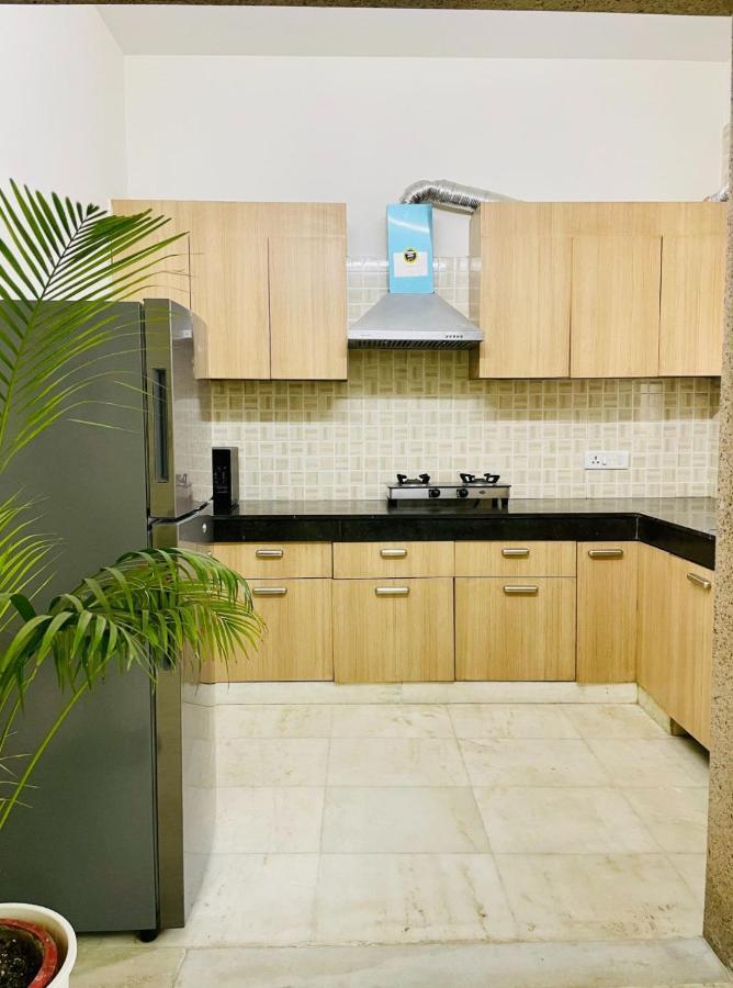 Bluo 2bhk Golf Course Road, Balcony, Lift, Parking Apartment *